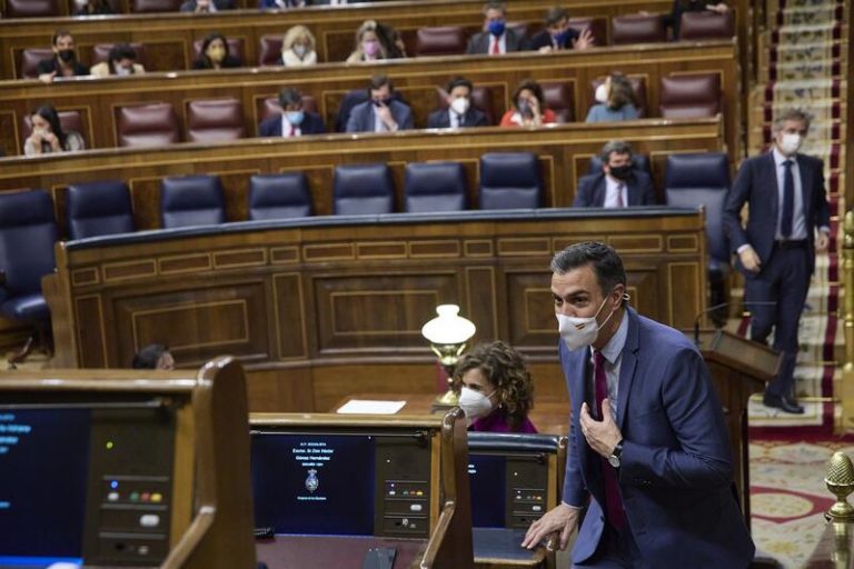Sánchez defiende que el espíritu de la Constitución «sigue vivo»