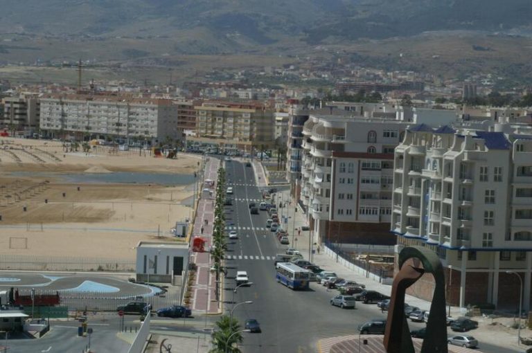 La CIM cifra en 2.000 los marroquíes residentes en Melilla con derecho a documentarse «por arraigo»
