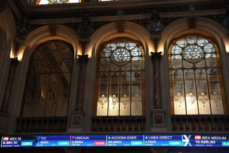 El Ibex 35 pierde los 8.500 puntos en la media sesión con una caída del 1,13%