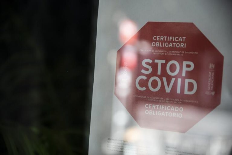 65 residencias catalanas presentan casos activos