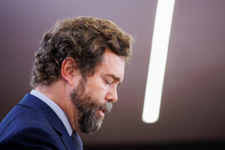 Vox critica al Govern por no defender al niño que pide más clases en castellano