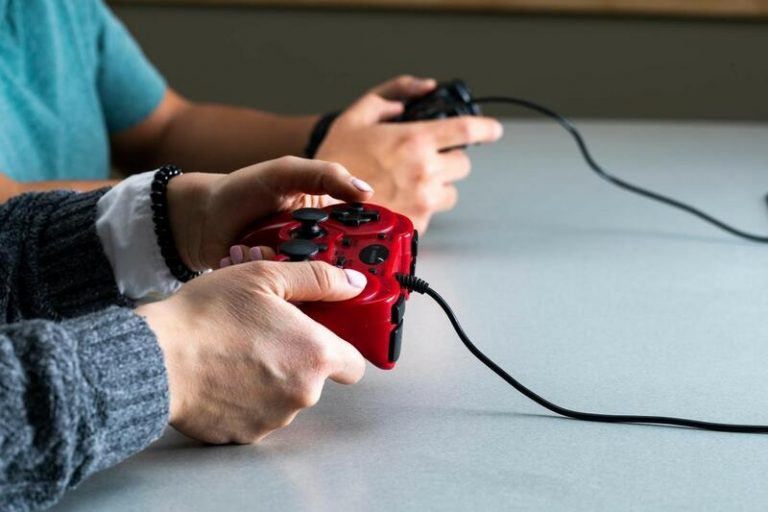 Varón con bajo nivel de conciencia, perfil de los jóvenes adictos a videojuegos