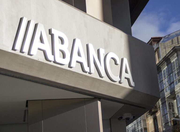 Abanca lanza su tarifa plana de seguros para empresas