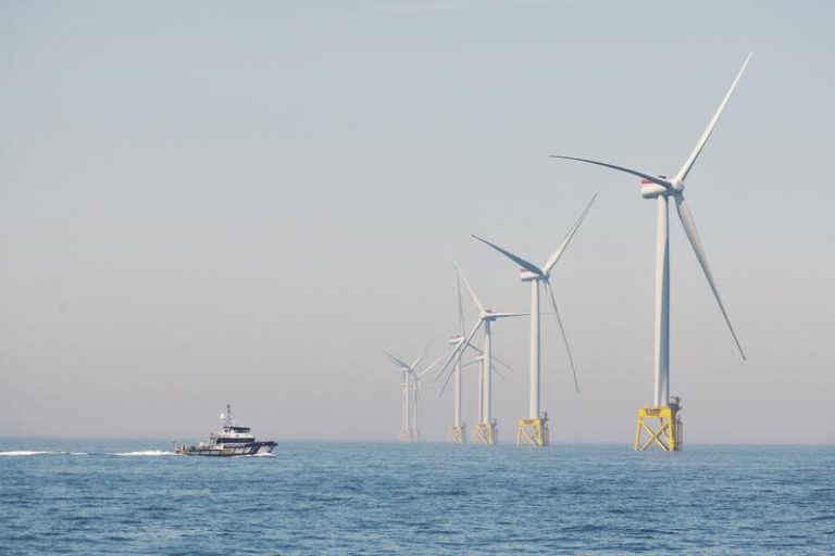 La AEE valora positivamente la propuesta del Gobierno para impulsar eólica marina