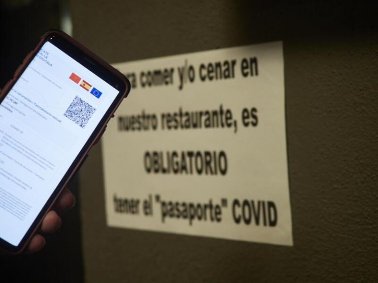 Lambán dice que se recurrirá la decisión judicial sobre el pasaporte COVID