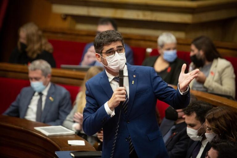 El vicepresidente de la Generalitat afirma que la estabilidad del Govern «está en riesgo»