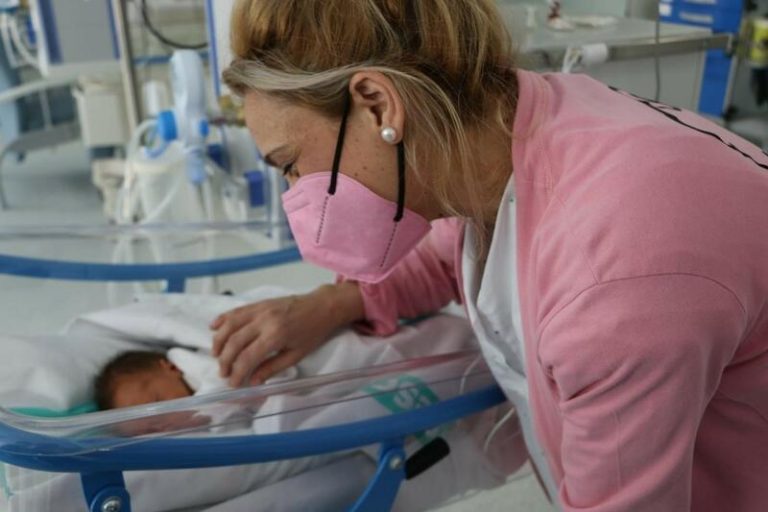 Madrid y Cataluña encabezan la caída de nacimientos en España hasta octubre