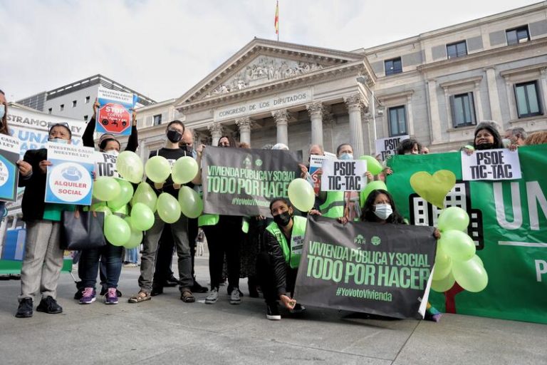 El Congreso debate este martes la ley de vivienda de sindicatos y la PAH