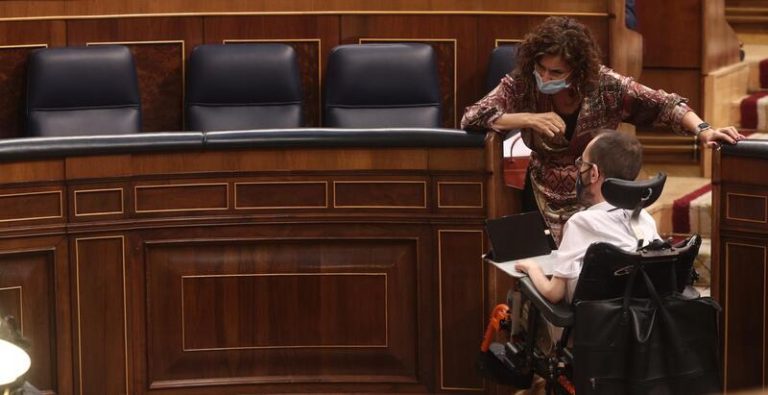 Hacienda esgrime que no puede vetar al cártel de consultoras hasta que la CNMC diga que la sanción es firme