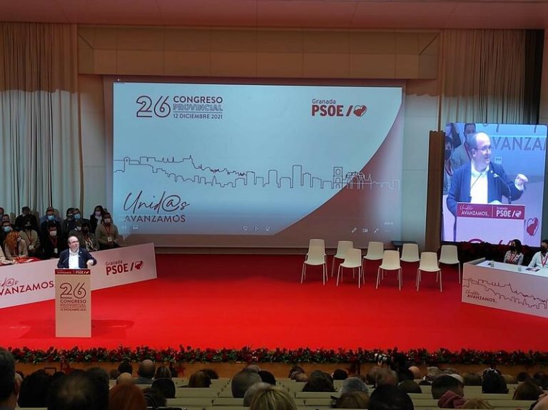 Iceta: «La derecha está tan desatada» que «llama incluso comunista al Papa»