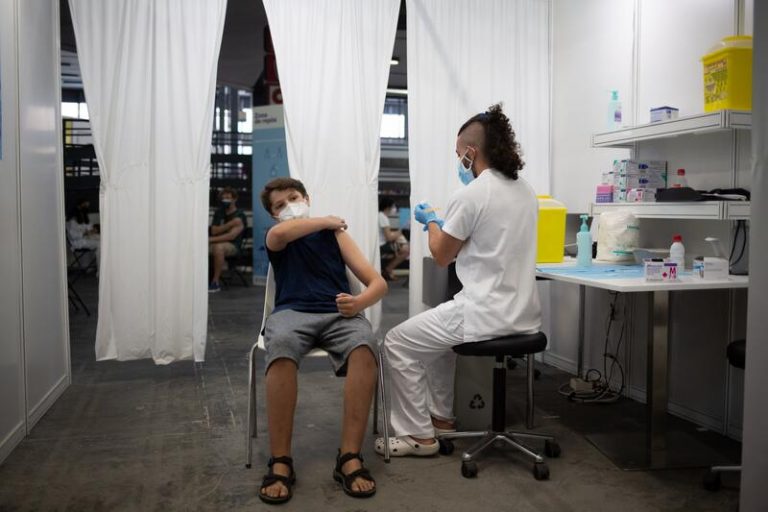 Andalucía abre este lunes las citas de vacunación a niños de hasta 9 años