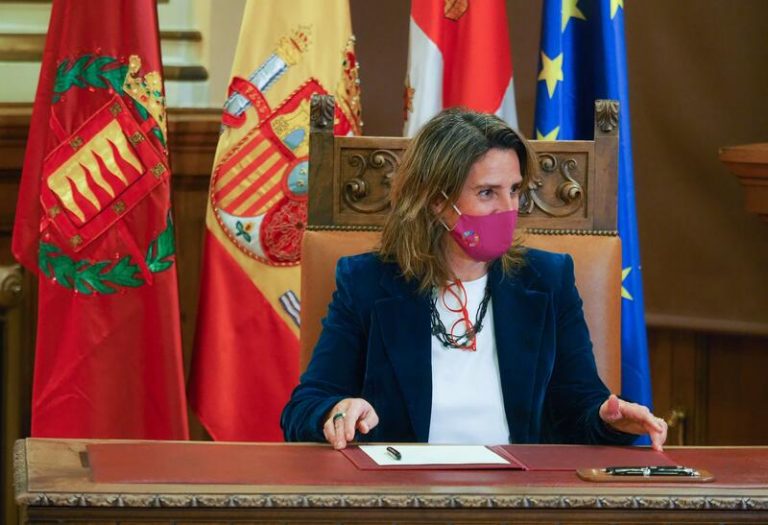 Ribera espera «aportaciones» a la estrategia de gestión del lobo