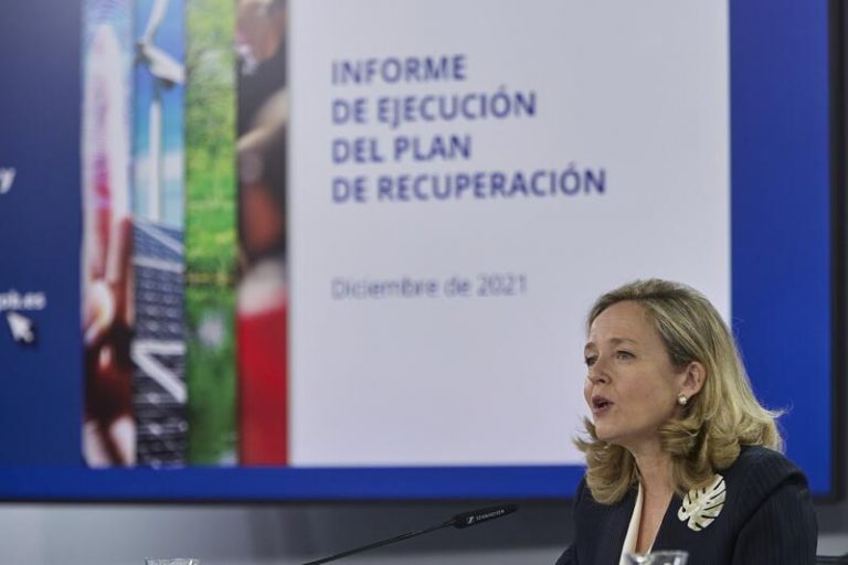 Calviño avanza que los trabajadores en ERTE siguen bajando: ya rondan los 80.000