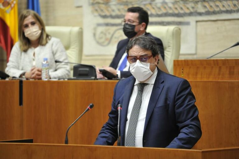 Extremadura descarta «restricciones del pasado» que «no valen» ante el incremento de casos que se espera