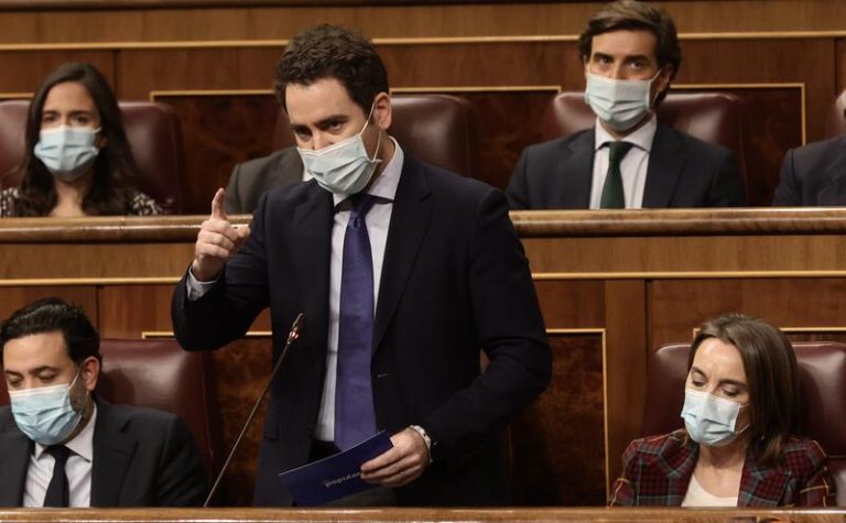 García Egea dice que dan ejemplo para disfrutar la Navidad con precaución y responsabilidad