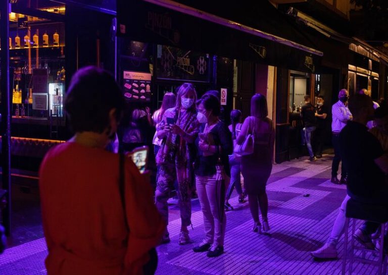 Sector del ocio nocturno «entendería» que se solicitara al TSJA una nueva ratificación del certificado covid