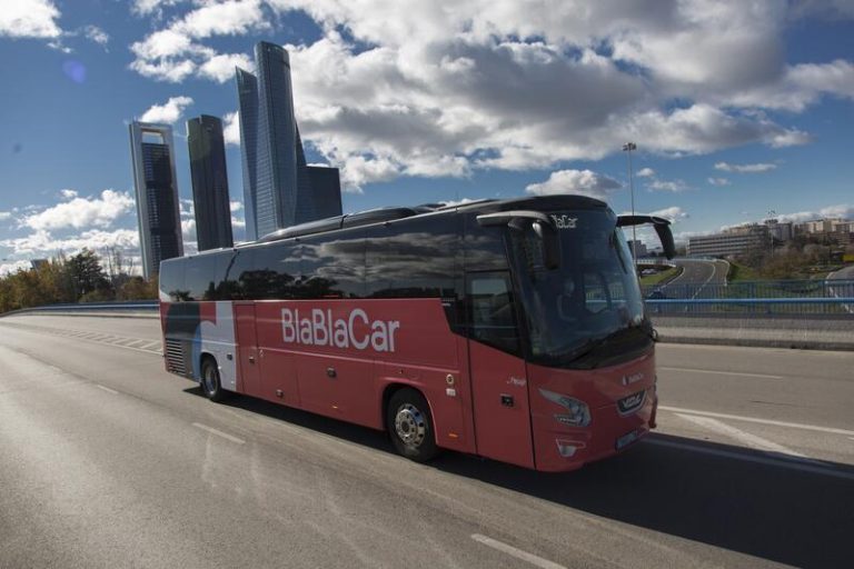 BlaBlaCar lanza una ruta de autobús entre Madrid y París desde 49 euros