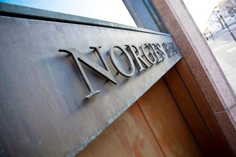 El banco central de Noruega sube los tipos de interés hasta el 0,5% para frenar la inflación
