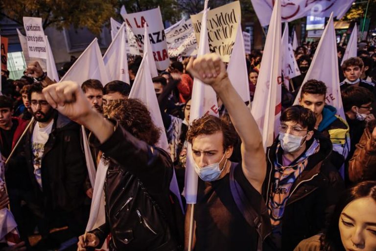 Estudiantes piden al nuevo ministro de Universidades que escuche sus demandas