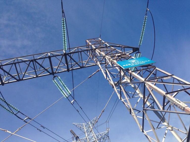 El precio de la luz marca el sábado más caro de la historia con 306,33 euros/MWh