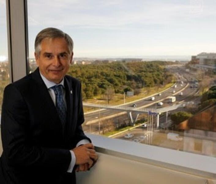 Carmelo Sanz de Barros, nuevo presidente del Senado de la FIA