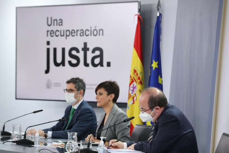 El Gobierno espera movilizar 230 millones más antes de final de año para los afectados por la erupción