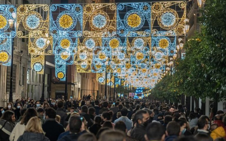Andalucía establece la mascarilla obligatoria en eventos multitudinarios al aire libre en nivel de alerta 1 y 2