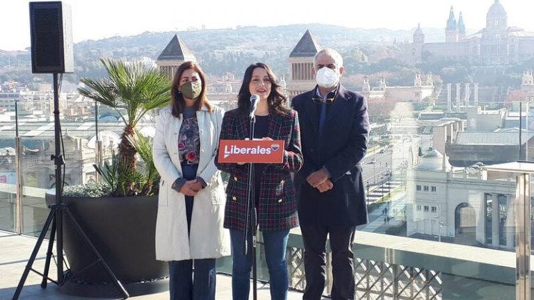 Arrimadas ve en el caso de Canet «un punto de inflexión» contra la inmersión lingüística