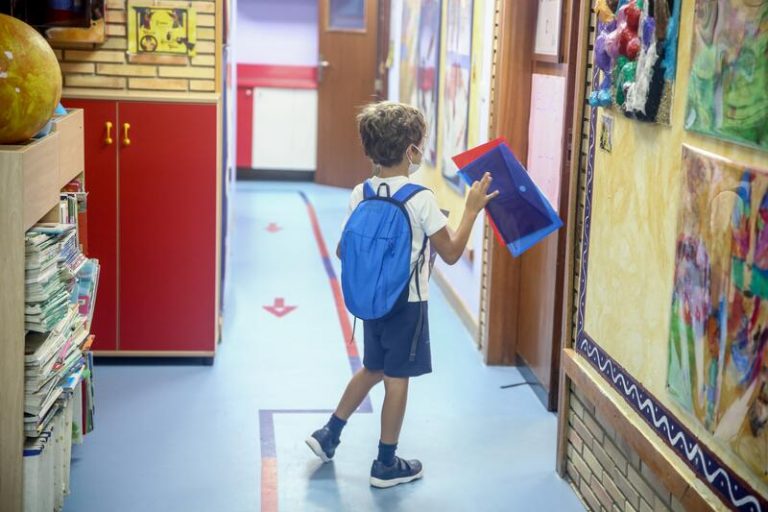 El PSOE pide más presencia de la mujer en el currículum educativo aprovechando la LOMLOE