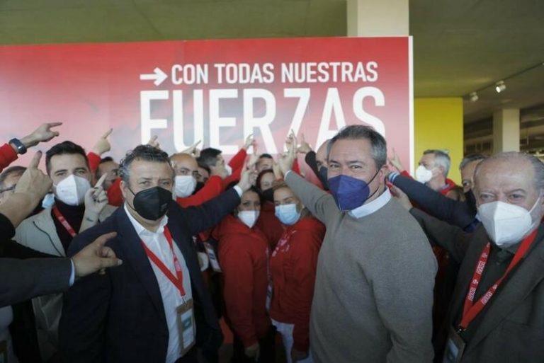 Espadas destaca la «unidad y fuerza» del PSOE-A tras su renovación