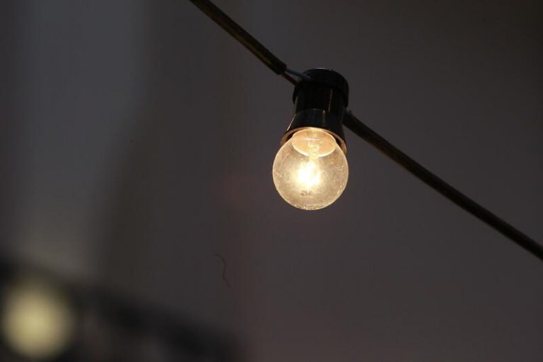 El precio de la luz vuelve a subir este lunes, marcando otro récord con 339,84 euros/MWh