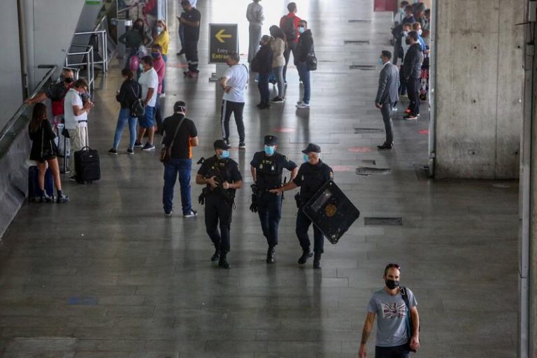 Detenido en el aeropuerto de Madrid un jefe de una red internacional de tráfico de drogas