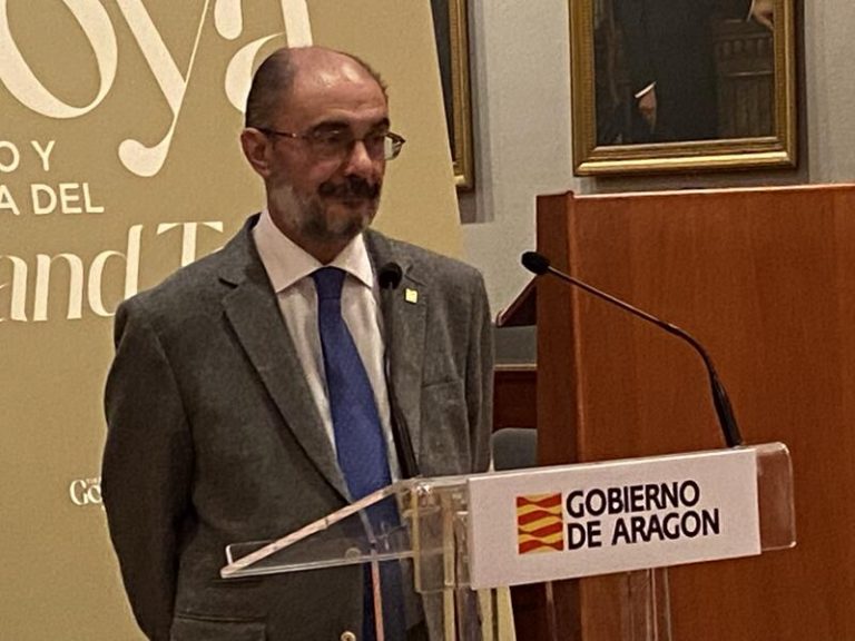 Lambán dice que «va a haber restricciones, pero ni de lejos como en las Navidades de 2020»