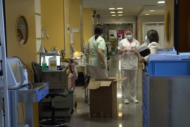 Cantabria suma otros 455 positivos, suben los ingresos y la incidencia supera ya los 900 casos