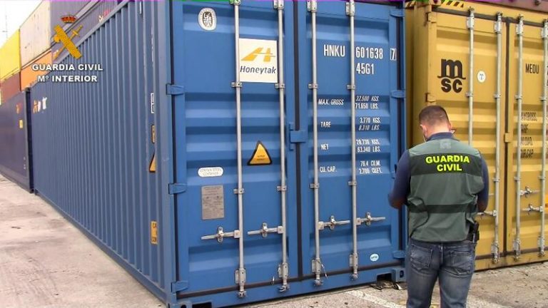 Investigadas 27 personas vinculadas a una organización de transporte ilegal de residuos plásticos a Asia