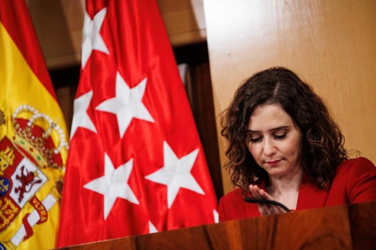Ayuso defiende su política sanitaria «por encima del PP»