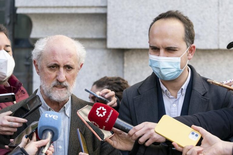 Almeida tratará de que se cumpla lo de ‘a la tercera va la vencida’ allanando el acuerdo presupuestario con el Mixto
