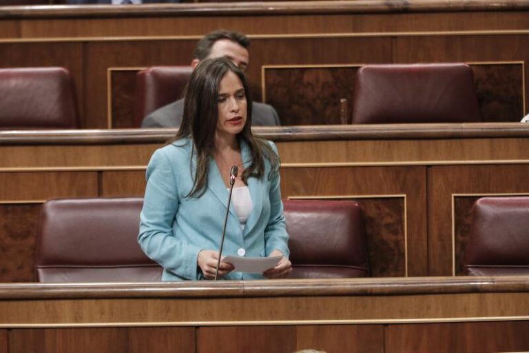 El PP censura que Sánchez esté «de vacaciones pagadas» ante la situación sanitaria y económica «crítica»