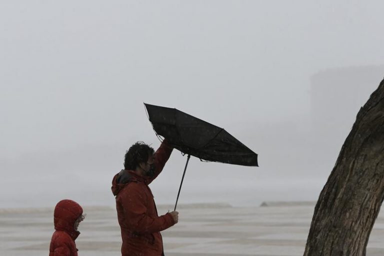 El viento pondrá este lunes en riesgo a una veintena de provincias