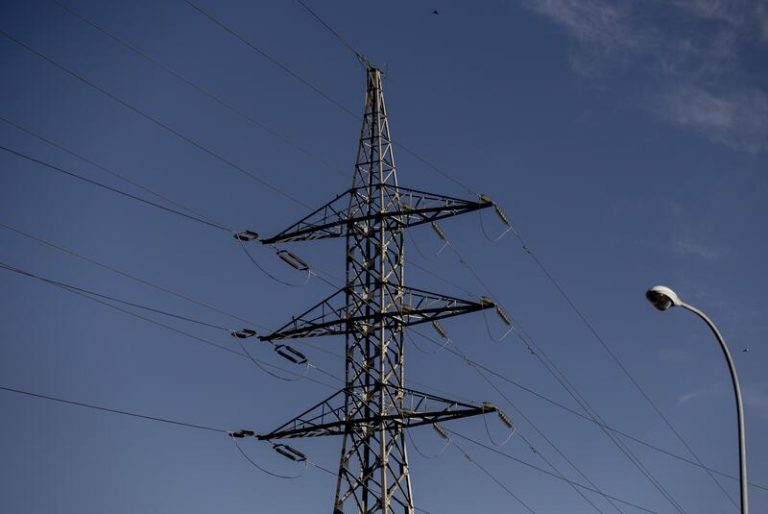 El sistema eléctrico registró un superávit de 115,7 millones en 2020