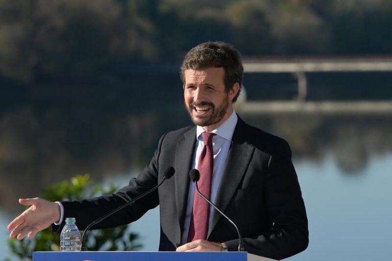 Casado dice que España es «la peor» en recuperación por las receta de Sánchez