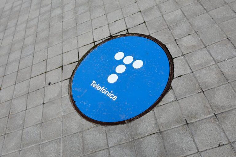 Telefónica acuerda con los sindicatos su plan de salidas voluntarias