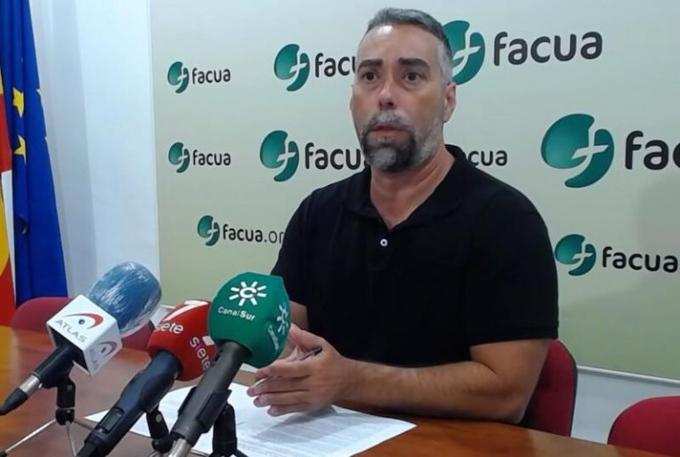 Procesada la mujer investigada por suplantar al secretario de Facua ante una operadora de telefonía