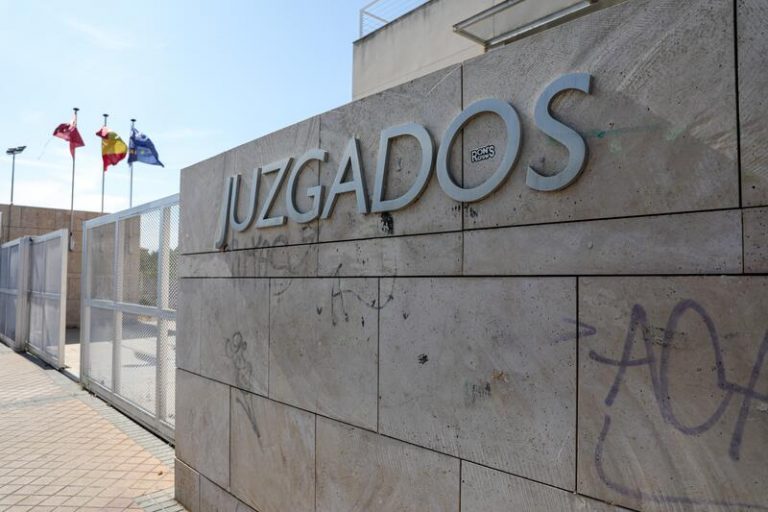 El Gobierno traslada a primera instancia las quejas de consumidores y viajeros