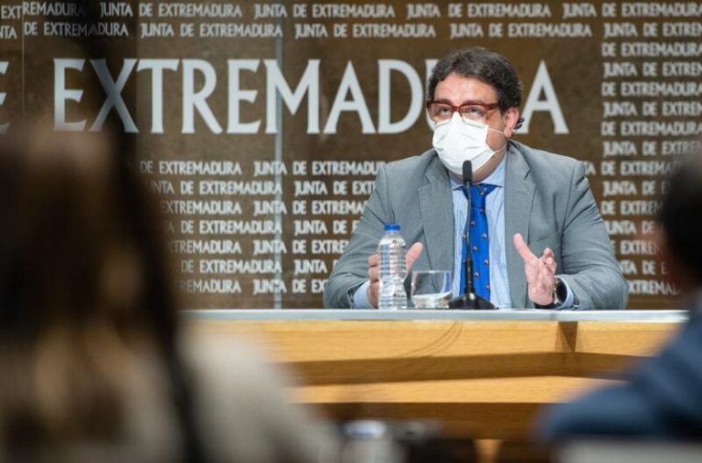 Extremadura propondrá en el CISNS una reunión entre Sanidad y Educación para abordar el reinicio del curso