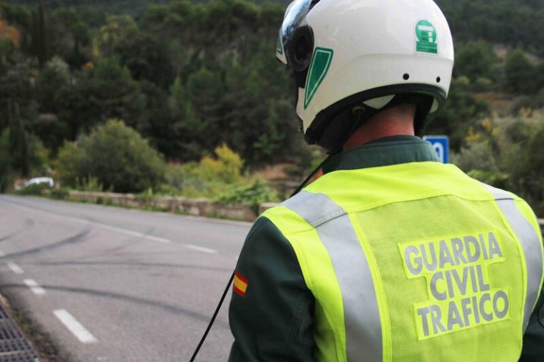 Tráfico denuncia 998 vehículos transporte escolar y de menores en una semana
