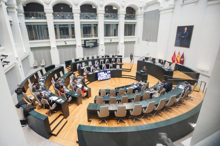 Almeida y Villacís aprueban sus terceros Presupuestos para Madrid con el apoyo de los tres ediles ‘carmenistas’