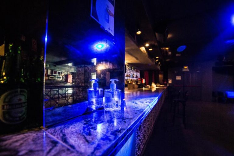El ocio nocturno de Madrid mantiene las fiestas de Nochevieja en locales sin aforo completo