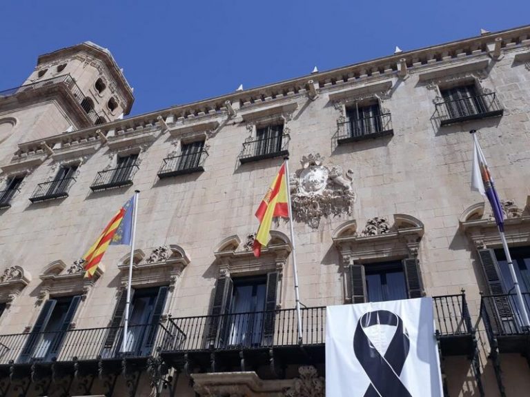 Alicante mantiene la Cabalgata de los Reyes Magos