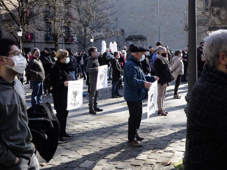 Etxerat y Sare reclaman en Pamplona el fin de las «medidas de excepción» para los presos de ETA